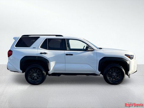 Certified 2025 Toyota 4Runner SR5 AWD/4WD image 8