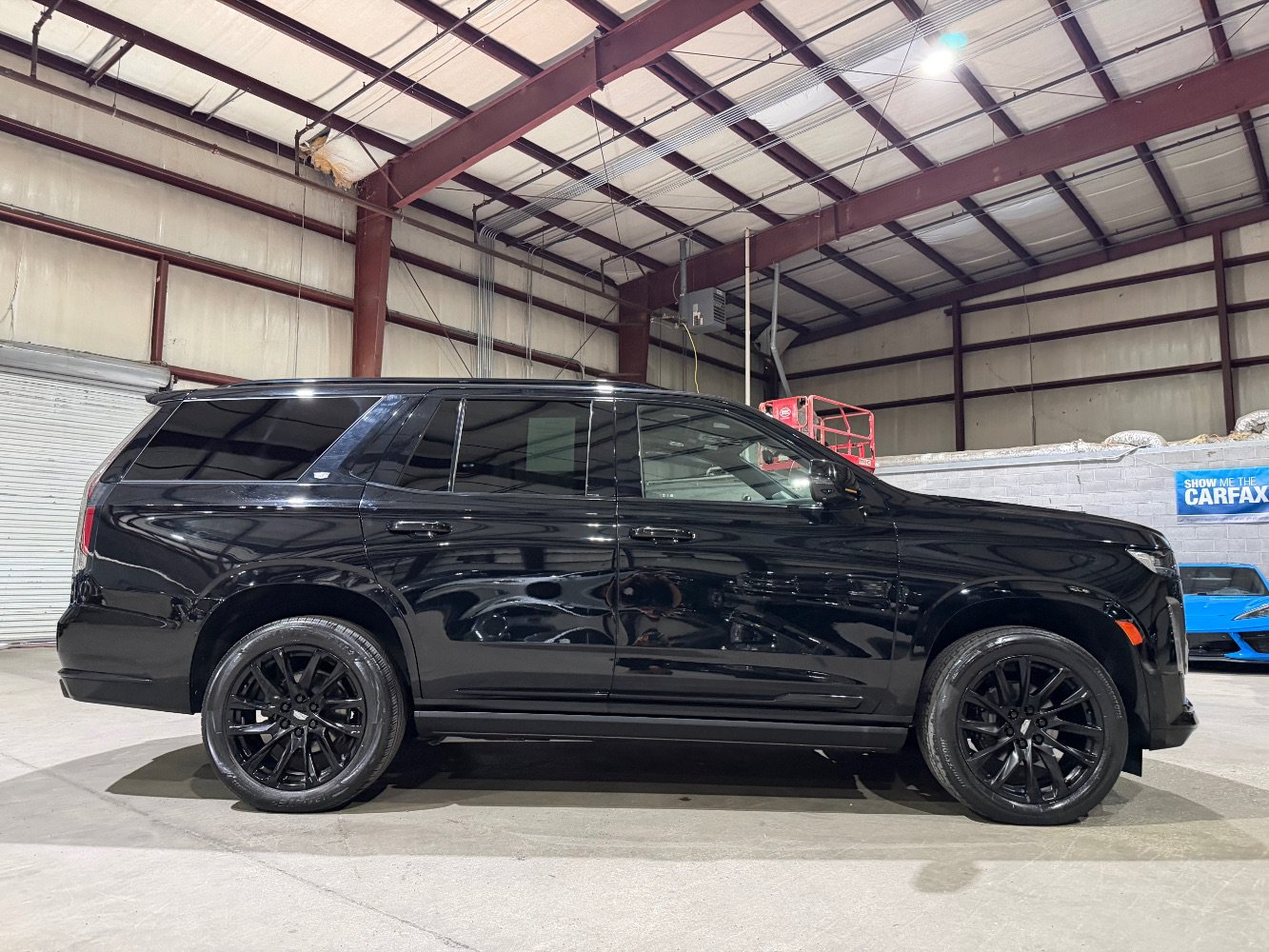 Used 2022 Cadillac Escalade Sport Platinum w/ LPO, ONYX Package AWD/4WD image 4