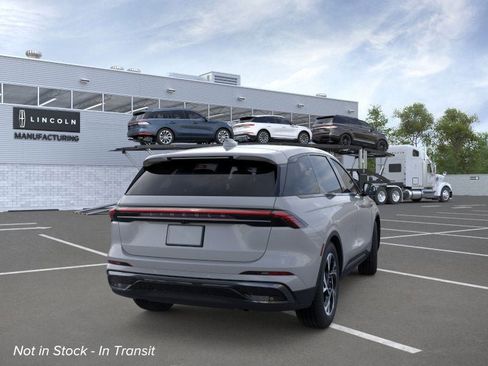 New 2026 Lincoln Nautilus Premier image 8