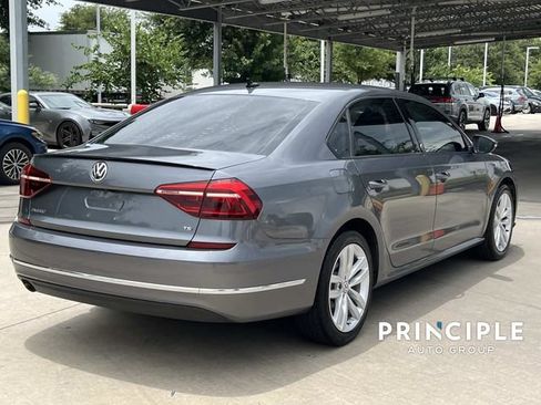 Used 2019 Volkswagen Passat 2.0T Wolfsburg w/ Wheels & Sunroof Package FWD image 10