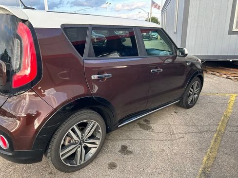 Used 2017 Kia Soul + w/ Option Group 041 FWD image 5