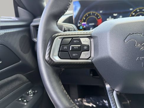 Used 2024 Ford Mustang Coupe RWD image 25
