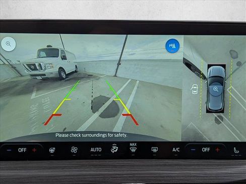 Used 2025 Ford Escape SE w/ PHEV Premium Package image 14