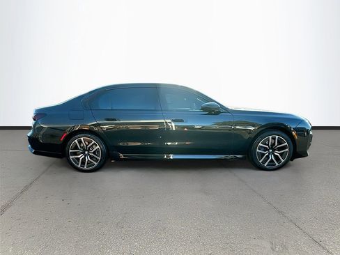 Used 2023 BMW 760i xDrive image 8