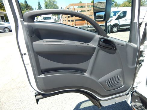 Used 2024 Chevrolet Low Cab Forward 5500HD RWD image 19