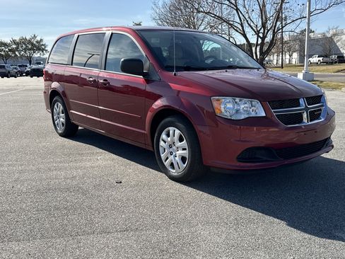 Used 2015 Dodge Grand Caravan SE w/ Quick Order Package 29E SE image 2