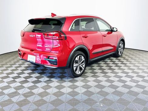 Used 2022 Kia Niro EX FWD image 8