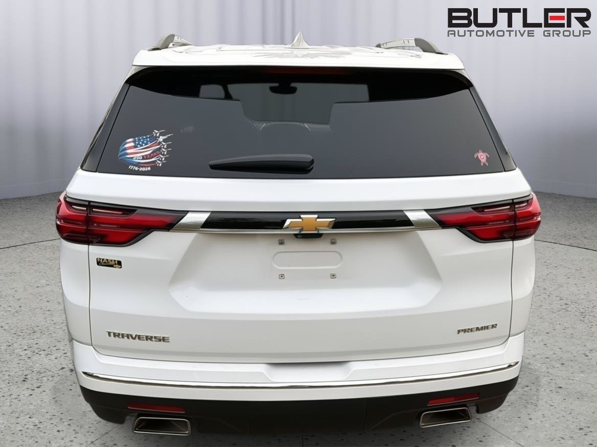 Used 2023 Chevrolet Traverse Premier FWD image 9