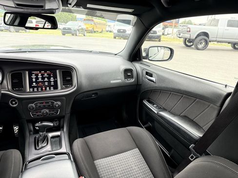 Used 2022 Dodge Charger R/T w/ Blacktop Package RWD image 29