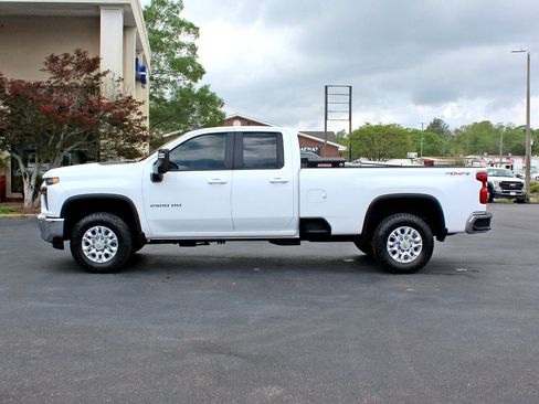 Used 2022 Chevrolet Silverado 2500 LT w/ Convenience Package image 9