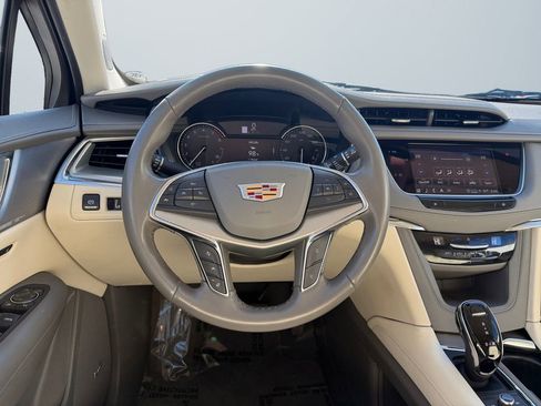 Used 2022 Cadillac XT5 Premium Luxury image 12