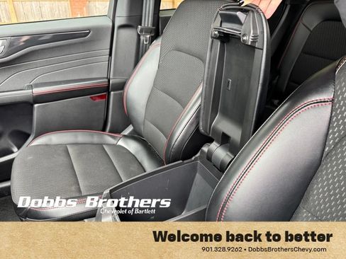 Used 2025 Ford Escape ST-Line FWD image 18