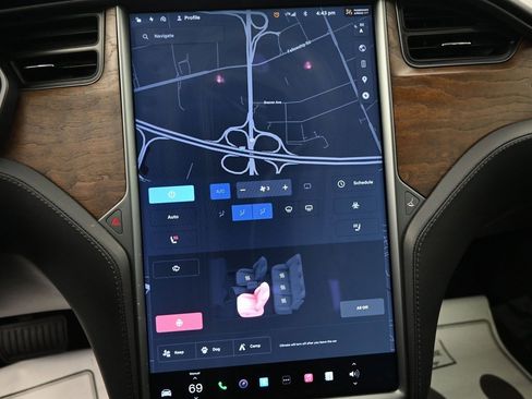Used 2020 Tesla Model S Long Range Plus image 16