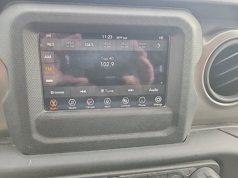 Used 2021 Jeep Gladiator Sport image 13