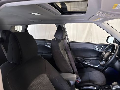 Certified 2022 Kia Soul GT-Line FWD image 16