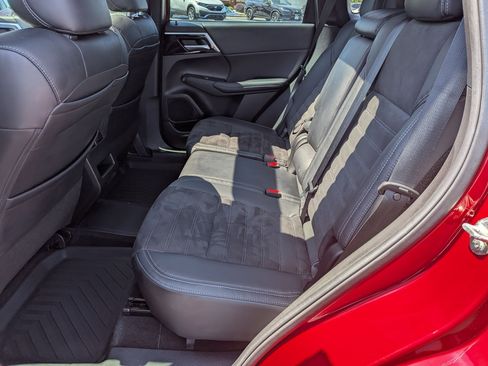 Used 2023 Mitsubishi Outlander SE AWD/4WD image 30