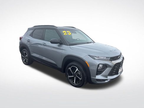 Used 2023 Chevrolet TrailBlazer RS w/ Sun and Liftgate Package image 11