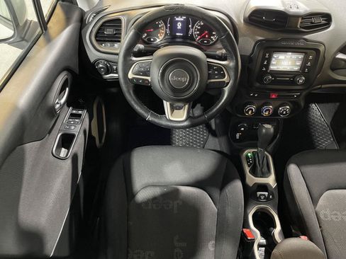 Used 2017 Jeep Renegade Latitude w/ Cold Weather Group AWD/4WD image 17