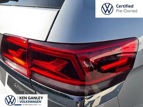 Used 2023 Volkswagen Atlas SE AWD/4WD image 8