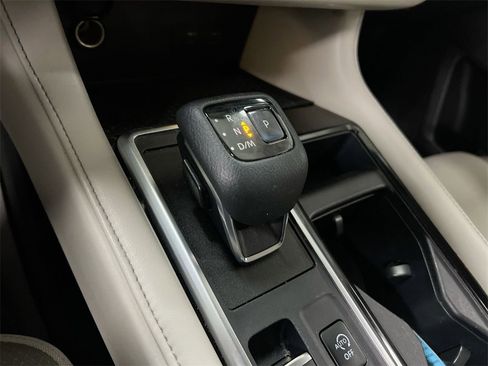 Used 2022 Nissan Pathfinder SV w/ SV Black Package image 17