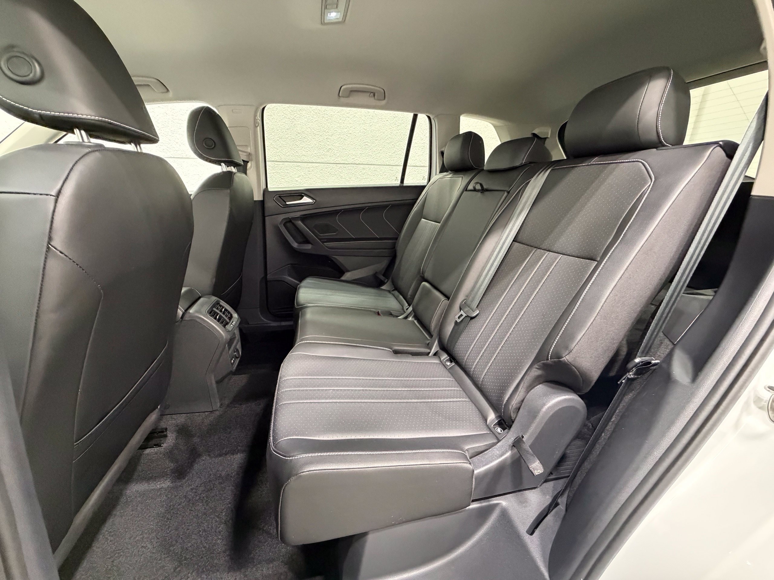 Used 2023 Volkswagen Tiguan SE FWD image 22