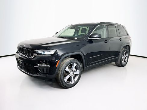 Used 2023 Jeep Grand Cherokee Limited AWD/4WD image 3
