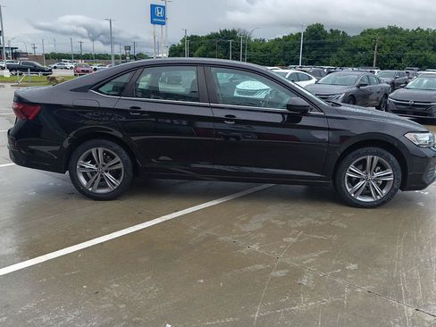 Used 2022 Volkswagen Jetta SE FWD image 17