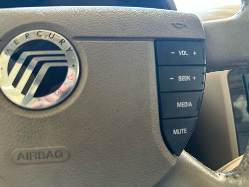 Used 2005 Mercury Montego Luxury image 39