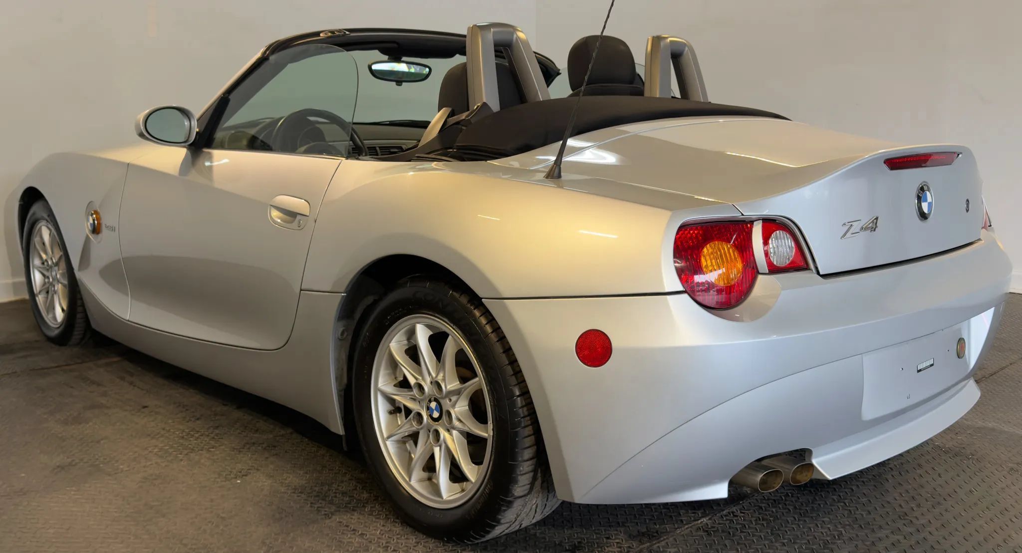Used 2003 BMW Z4 2.5i RWD image 11