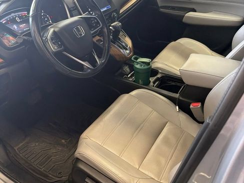 Used 2019 Honda CR-V Touring image 2
