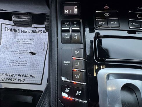 Used 2017 Porsche Cayenne Platinum Edition w/ Premium Package (PJV) image 19