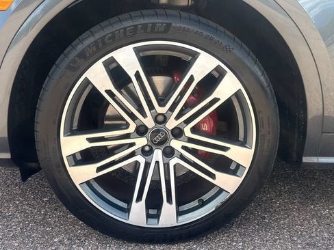 Used 2018 Audi SQ5 Premium Plus w/ S Sport Package AWD/4WD image 16