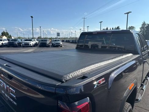 Used 2025 GMC Sierra 2500 SLE AWD/4WD image 6