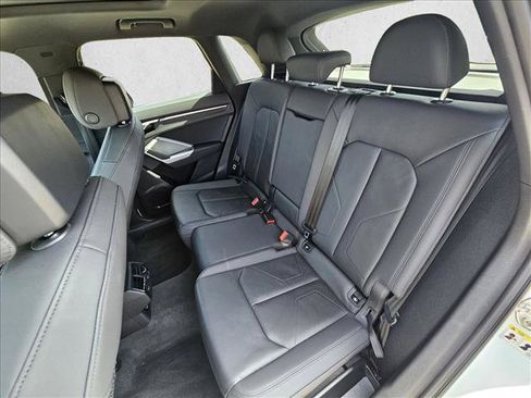 Used 2021 Audi Q3 2.0T Premium w/ Convenience Package AWD/4WD image 16