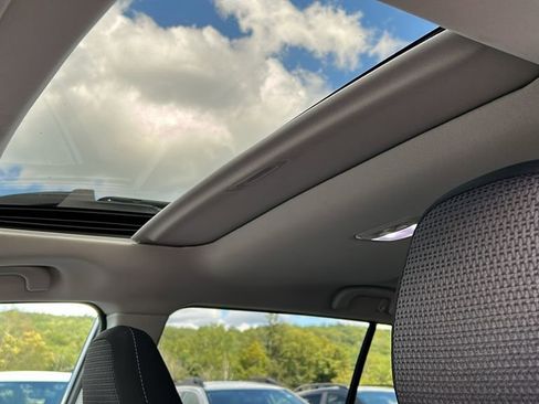 Used 2025 Subaru Outback Premium image 16