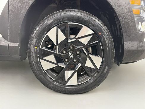 Used 2025 Hyundai Kona SEL AWD/4WD image 31