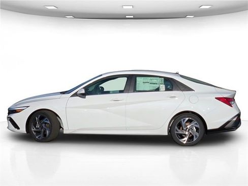 New 2025 Hyundai Elantra Limited image 6