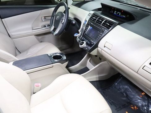 Used 2013 Toyota Prius V Five image 15