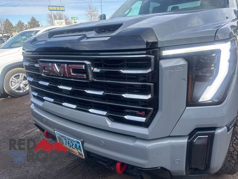 Used 2024 GMC Sierra 2500 AT4 AWD/4WD image 39