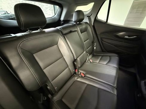 Used 2023 GMC Terrain SLT image 20