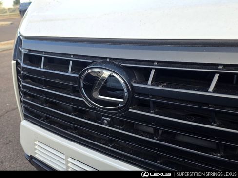 Used 2024 Lexus GX 550 w/ Accessory Package (Z1) image 7