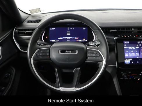 Used 2024 Jeep Grand Cherokee L Altitude RWD image 7