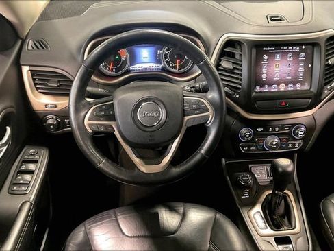 Used 2016 Jeep Cherokee Limited image 5