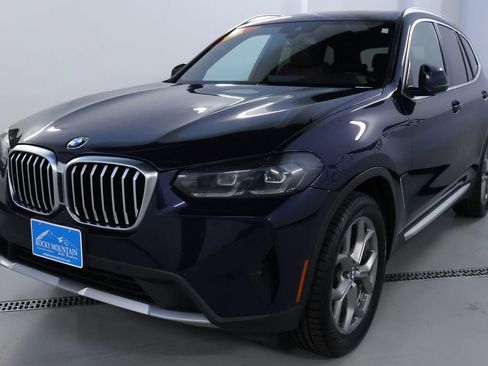 Used 2022 BMW X3 xDrive30i w/ Premium Package image 3