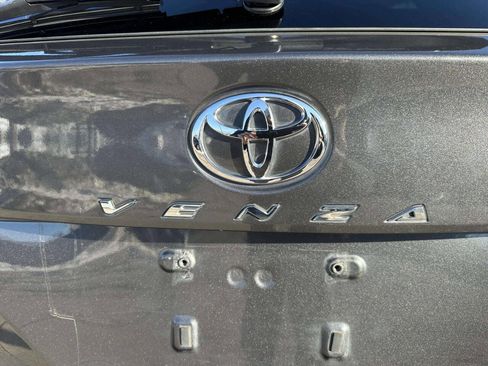 Used 2013 Toyota Venza LE image 24