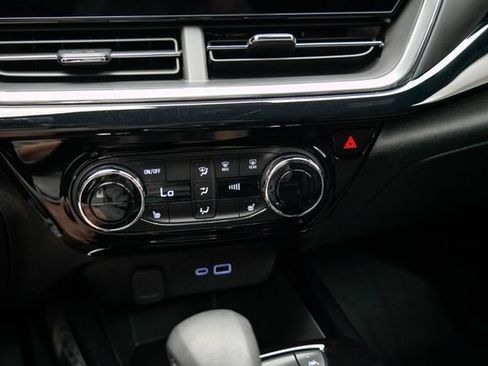 Used 2024 Chevrolet Trax RS w/ Driver Confidence Package FWD image 30