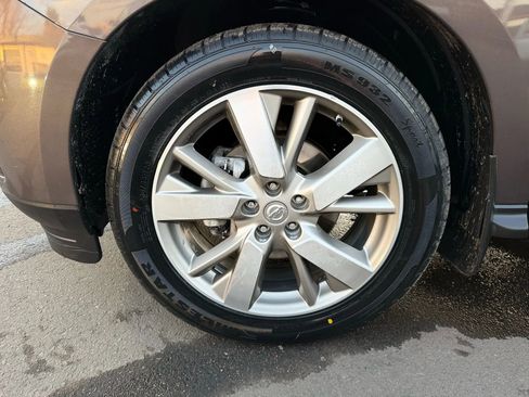 Used 2015 Nissan Pathfinder Platinum image 39