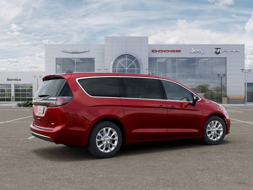 New 2026 Chrysler Pacifica Select AWD/4WD image 4