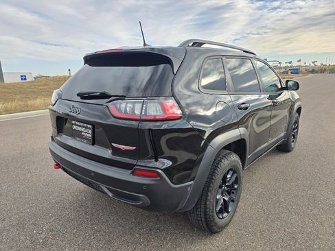 Used 2021 Jeep Cherokee Trailhawk w/ Technology Group image 5