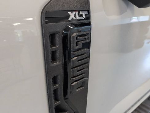 New 2026 Ford F250 XLT w/ XLT Premium Package AWD/4WD image 8
